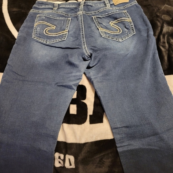 Silver capris - Picture 3 of 4